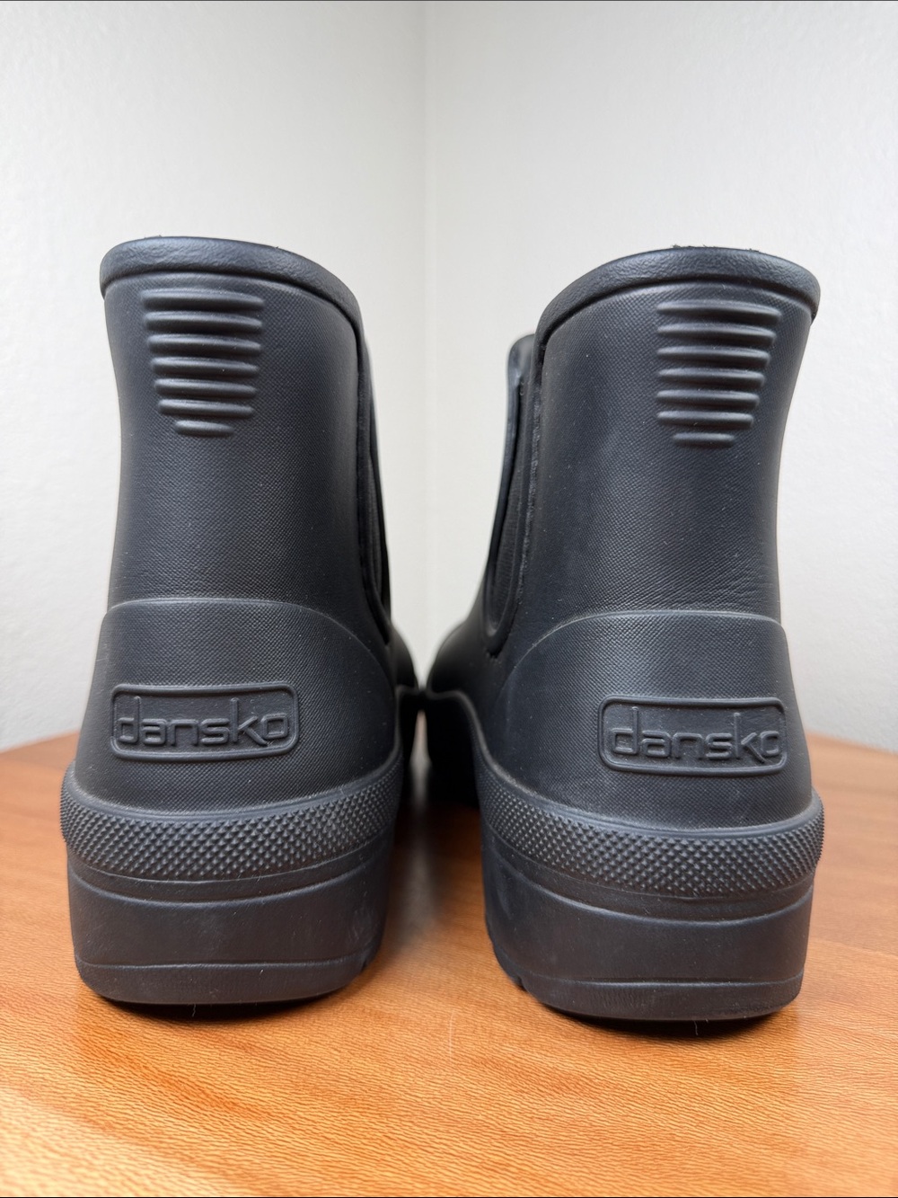 Dansko Black Karmel Chelsea Ankle Rain Boots Waterproof Rubber Size 38/7.5-8 - Picture 8 of 14